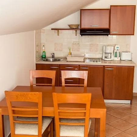 Apartman Perla *